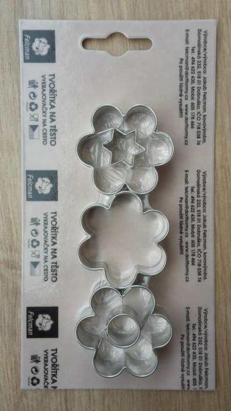 Vykrajovačky sada - kytičky