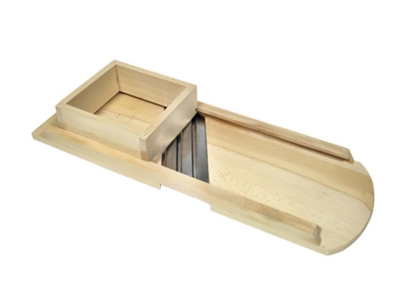 Struhadlo na zelí 3nože 55x19cm dřevo